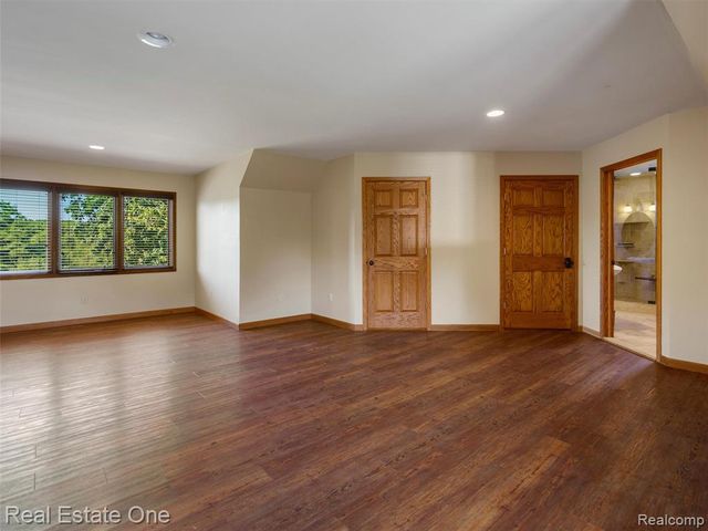 3292 W Sutton Road, Lapeer, MI 48446