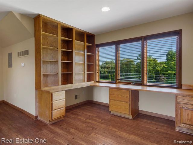 3292 W Sutton Road, Lapeer, MI 48446