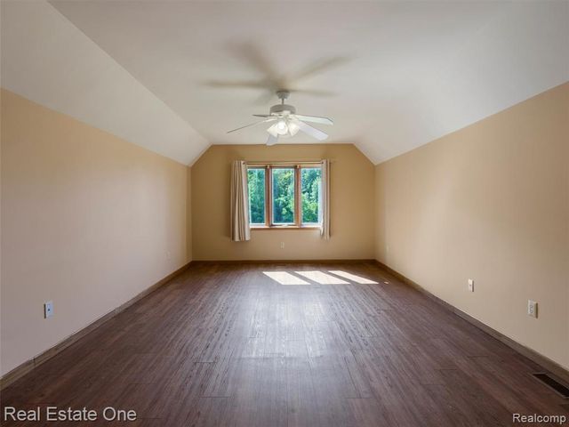 3292 W Sutton Road, Lapeer, MI 48446