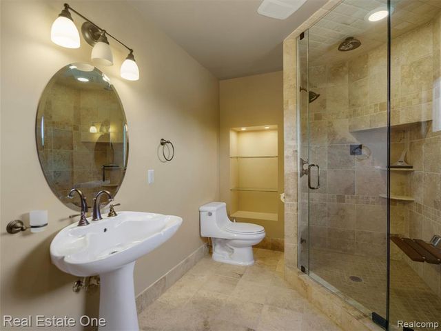 3292 W Sutton Road, Lapeer, MI 48446