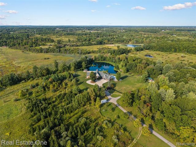 3292 W Sutton Road, Lapeer, MI 48446