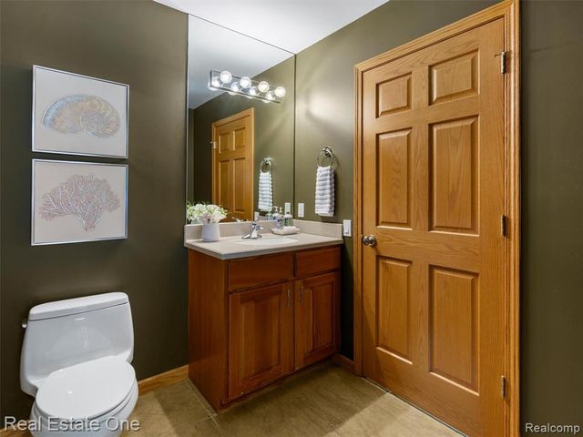 3292 W Sutton Road, Lapeer, MI 48446