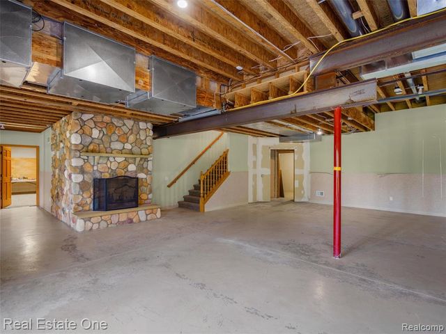 3292 W Sutton Road, Lapeer, MI 48446