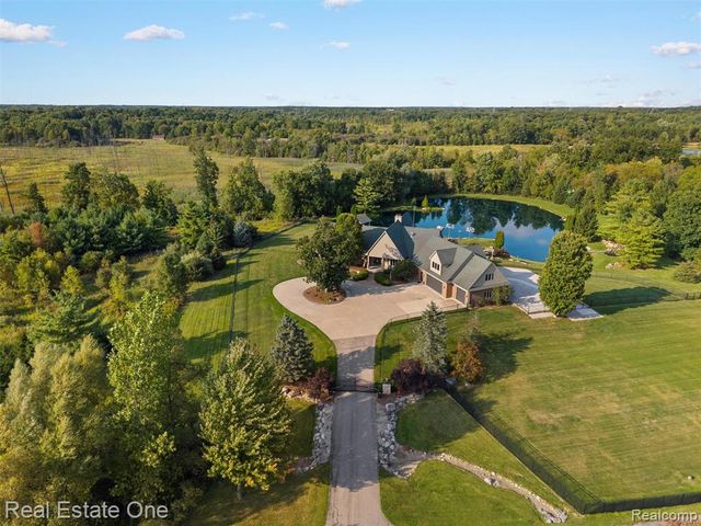 3292 W Sutton Road, Lapeer, MI 48446