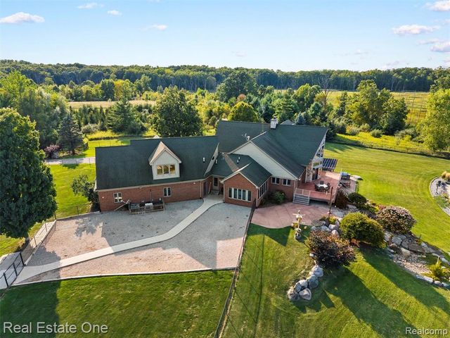 3292 W Sutton Road, Lapeer, MI 48446