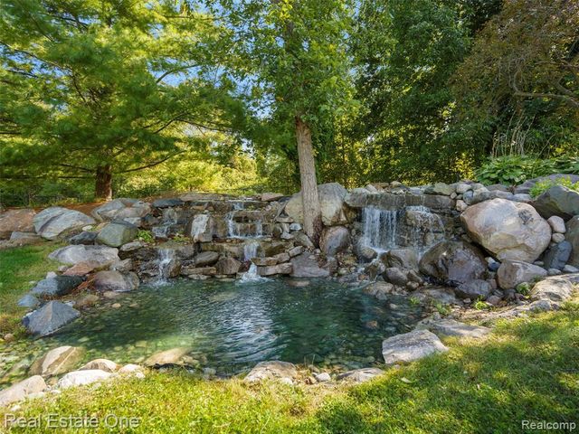 3292 W Sutton Road, Lapeer, MI 48446