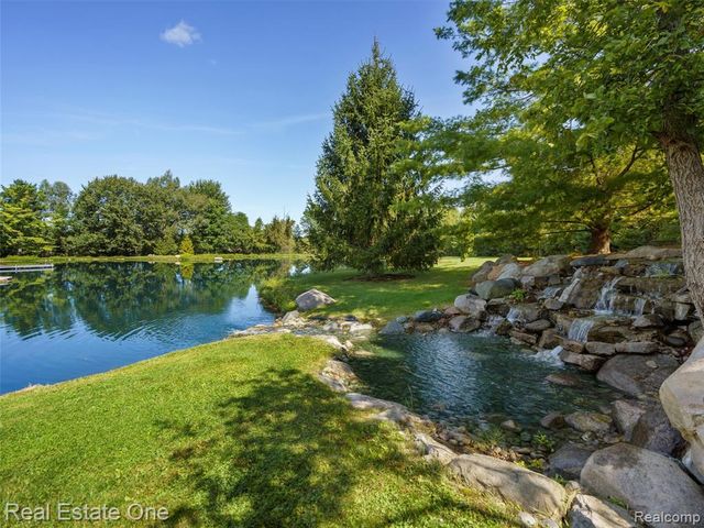 3292 W Sutton Road, Lapeer, MI 48446