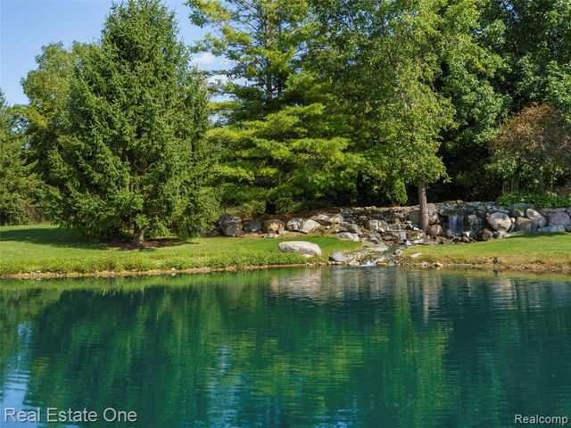 3292 W Sutton Road, Lapeer, MI 48446