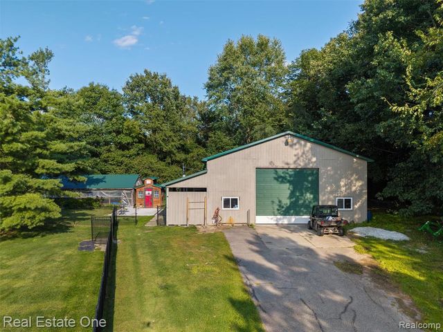 3292 W Sutton Road, Lapeer, MI 48446