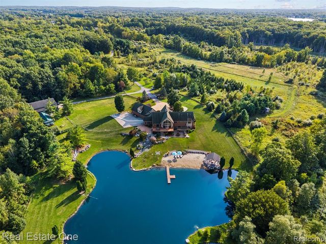 3292 W Sutton Road, Lapeer, MI 48446