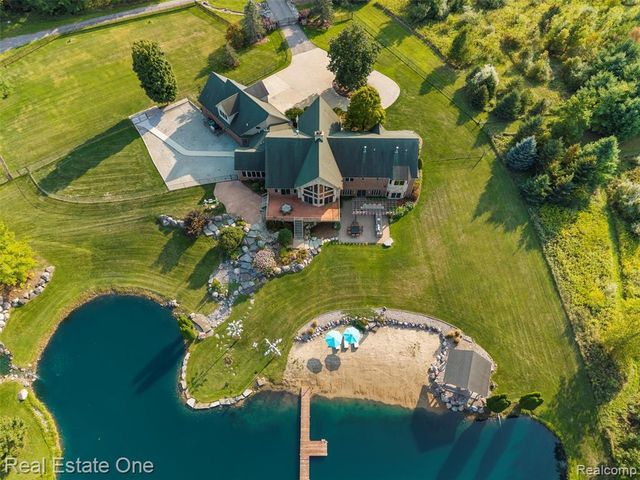 3292 W Sutton Road, Lapeer, MI 48446