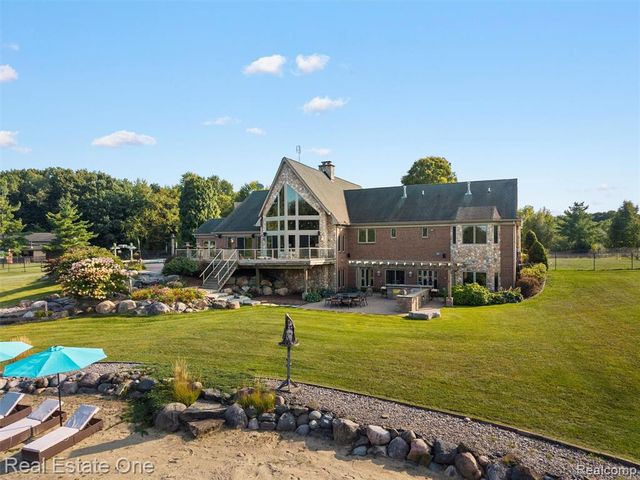 3292 W Sutton Road, Lapeer, MI 48446