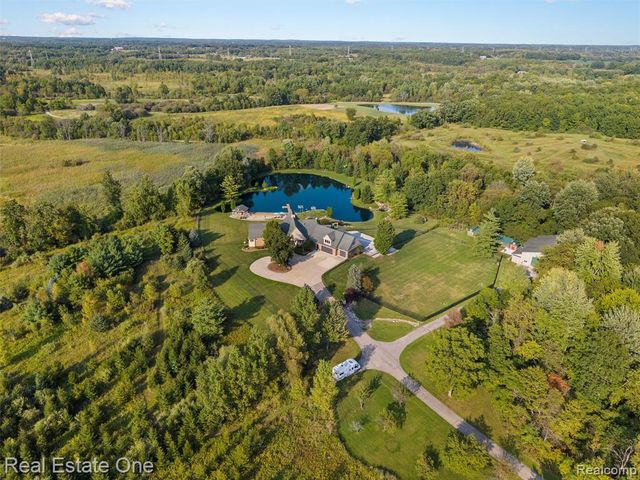 3292 W Sutton Road, Lapeer, MI 48446