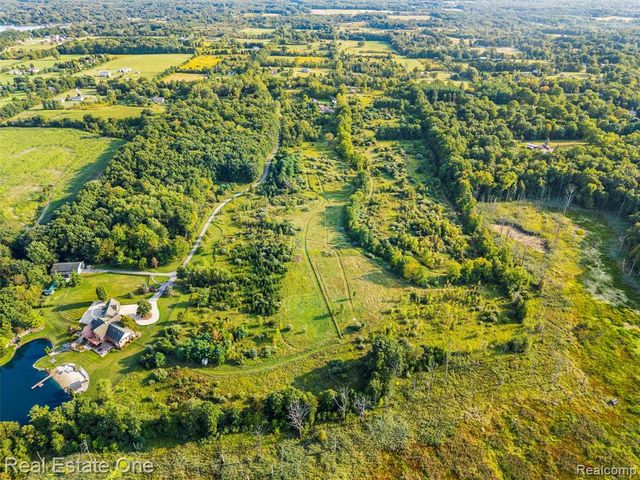 3292 W Sutton Road, Lapeer, MI 48446