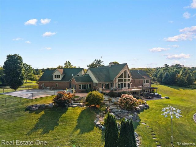 3292 W Sutton Road, Lapeer, MI 48446