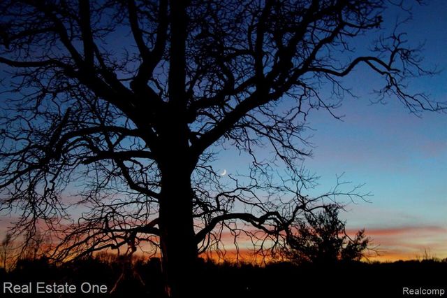 3292 W Sutton Road, Lapeer, MI 48446