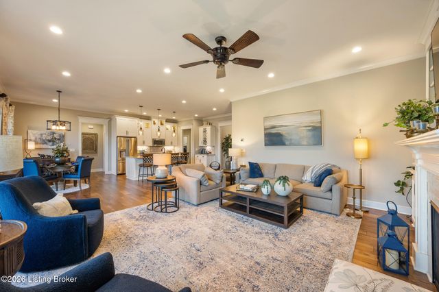 111 Locust Park Pl, Louisville, KY 40245