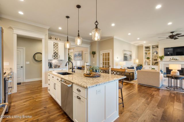 111 Locust Park Pl, Louisville, KY 40245