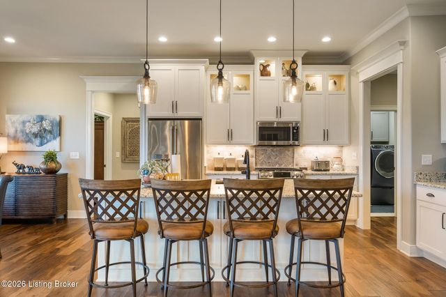 111 Locust Park Pl, Louisville, KY 40245