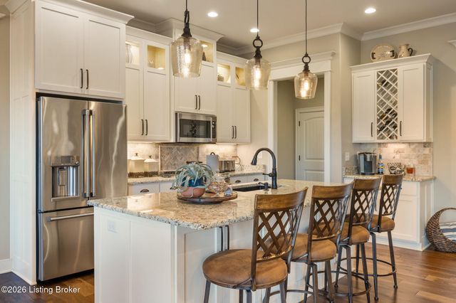 111 Locust Park Pl, Louisville, KY 40245