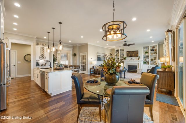 111 Locust Park Pl, Louisville, KY 40245