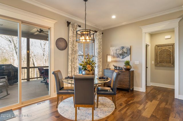 111 Locust Park Pl, Louisville, KY 40245