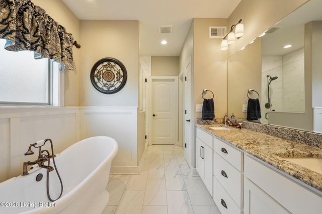 111 Locust Park Pl, Louisville, KY 40245