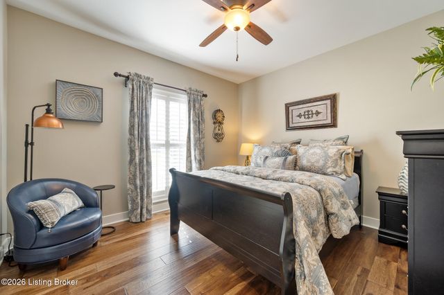 111 Locust Park Pl, Louisville, KY 40245