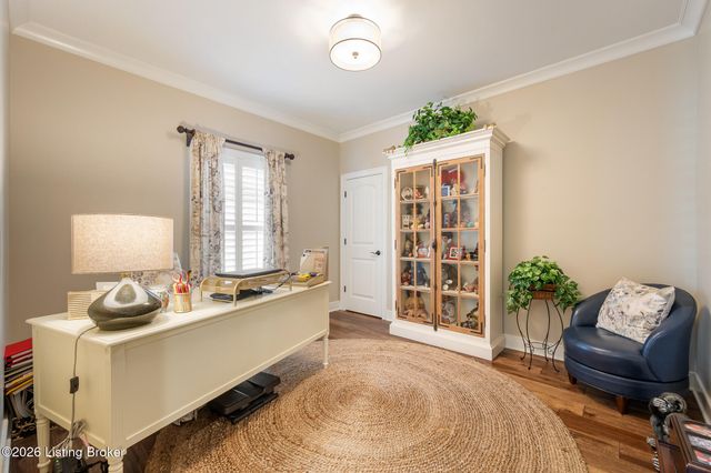 111 Locust Park Pl, Louisville, KY 40245