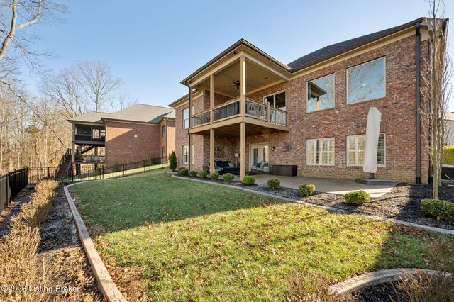 111 Locust Park Pl, Louisville, KY 40245