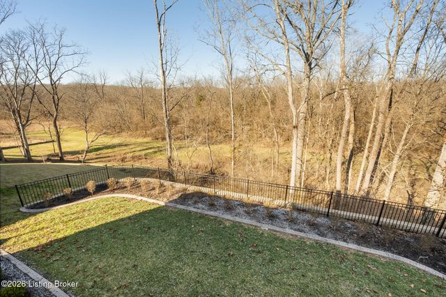 111 Locust Park Pl, Louisville, KY 40245