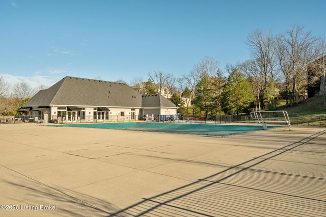 111 Locust Park Pl, Louisville, KY 40245