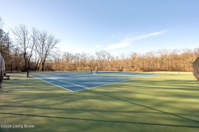 111 Locust Park Pl, Louisville, KY 40245