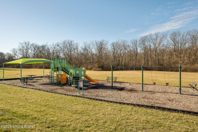 111 Locust Park Pl, Louisville, KY 40245