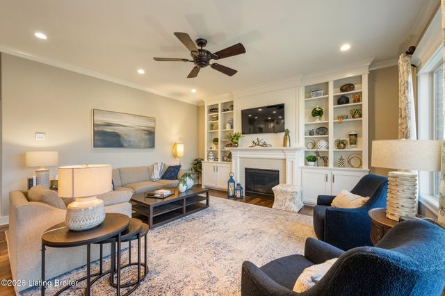 111 Locust Park Pl, Louisville, KY 40245