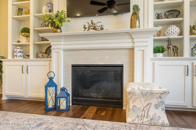 111 Locust Park Pl, Louisville, KY 40245