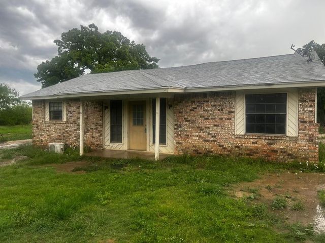 1821 County Road 801b, Cleburne, TX 76031