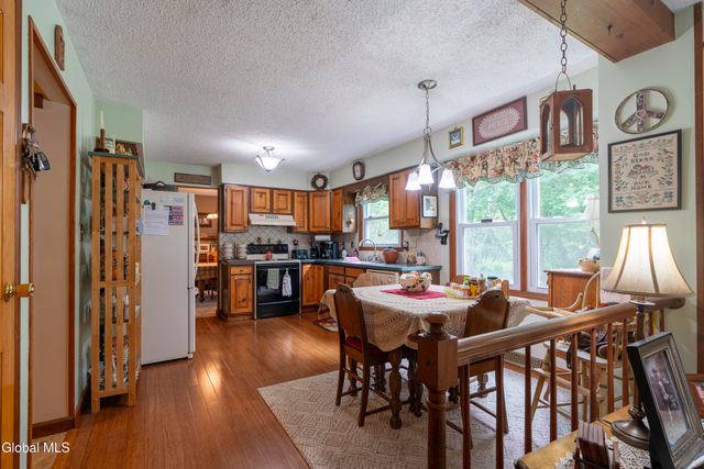 12 Rip Van Lane, Ballston Spa, NY 12020