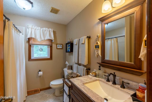 12 Rip Van Lane, Ballston Spa, NY 12020