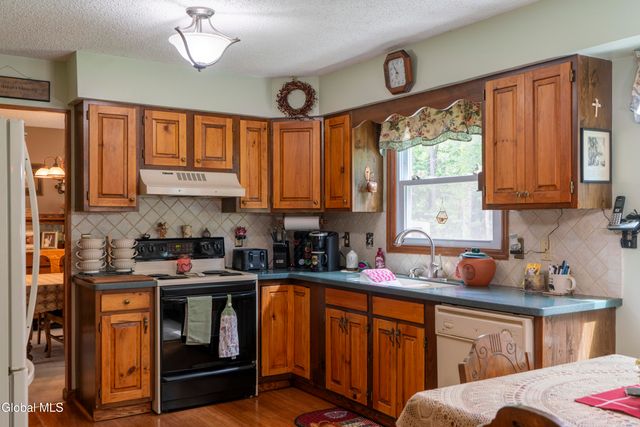12 Rip Van Lane, Ballston Spa, NY 12020