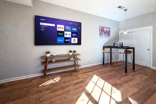 190 E Gay Street, G8, Columbus, OH 43215