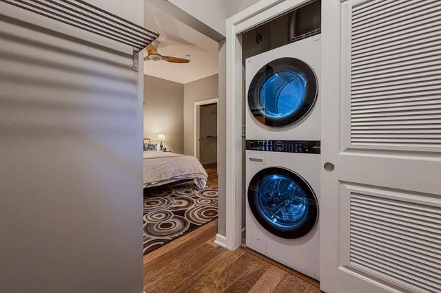 190 E Gay Street, G8, Columbus, OH 43215