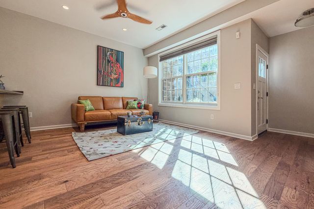 190 E Gay Street, G8, Columbus, OH 43215