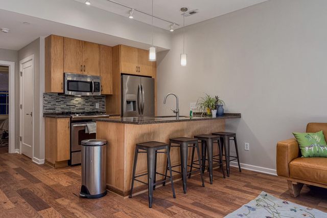 190 E Gay Street, G8, Columbus, OH 43215