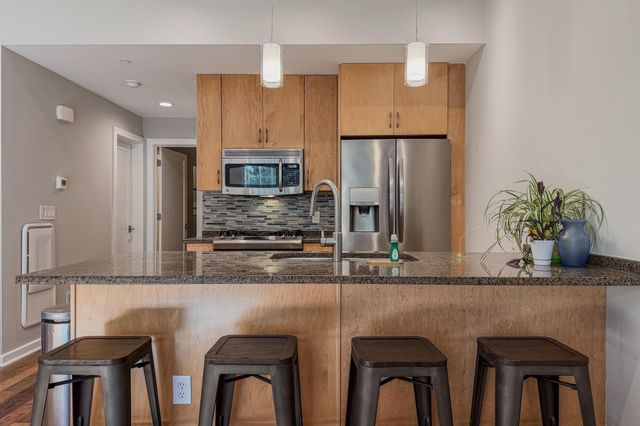 190 E Gay Street, G8, Columbus, OH 43215