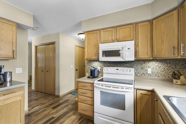 550 N Heatherstone Drive, Sun Prairie, WI 53590