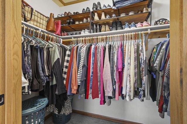 550 N Heatherstone Drive, Sun Prairie, WI 53590