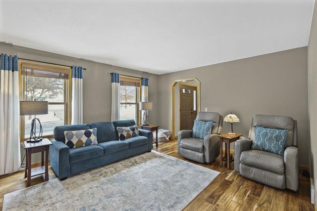 550 N Heatherstone Drive, Sun Prairie, WI 53590