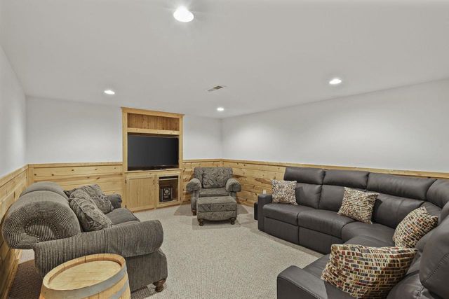 550 N Heatherstone Drive, Sun Prairie, WI 53590