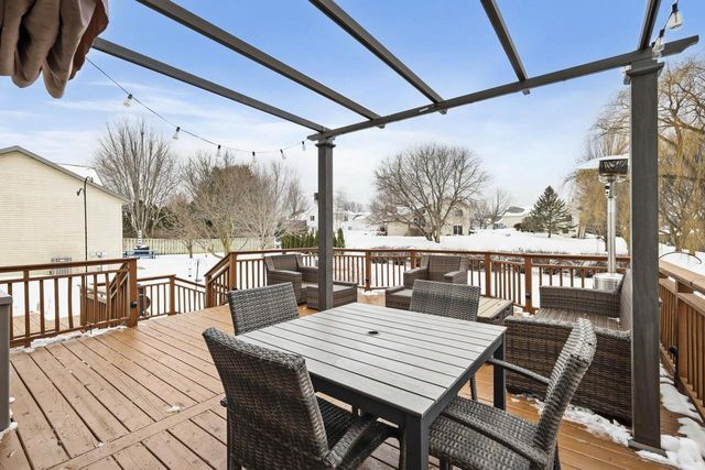 550 N Heatherstone Drive, Sun Prairie, WI 53590